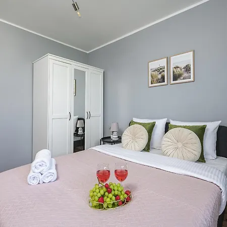 Lumina I 4-room With Parking & Balcony