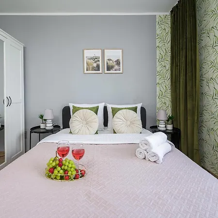 Lumina I 4-room With Parking & Balcony ワルシャワ