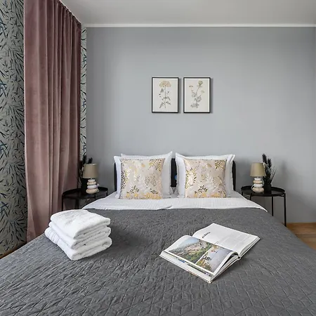Lumina I 4-room With Parking & Balcony